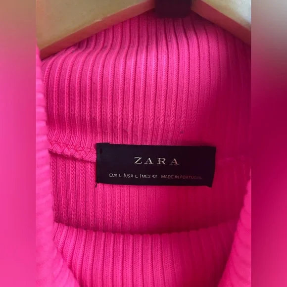 - Zara Men’s Ribbed Neon Pink Long Sleeve Turtle Neck - Picture 2 of 3